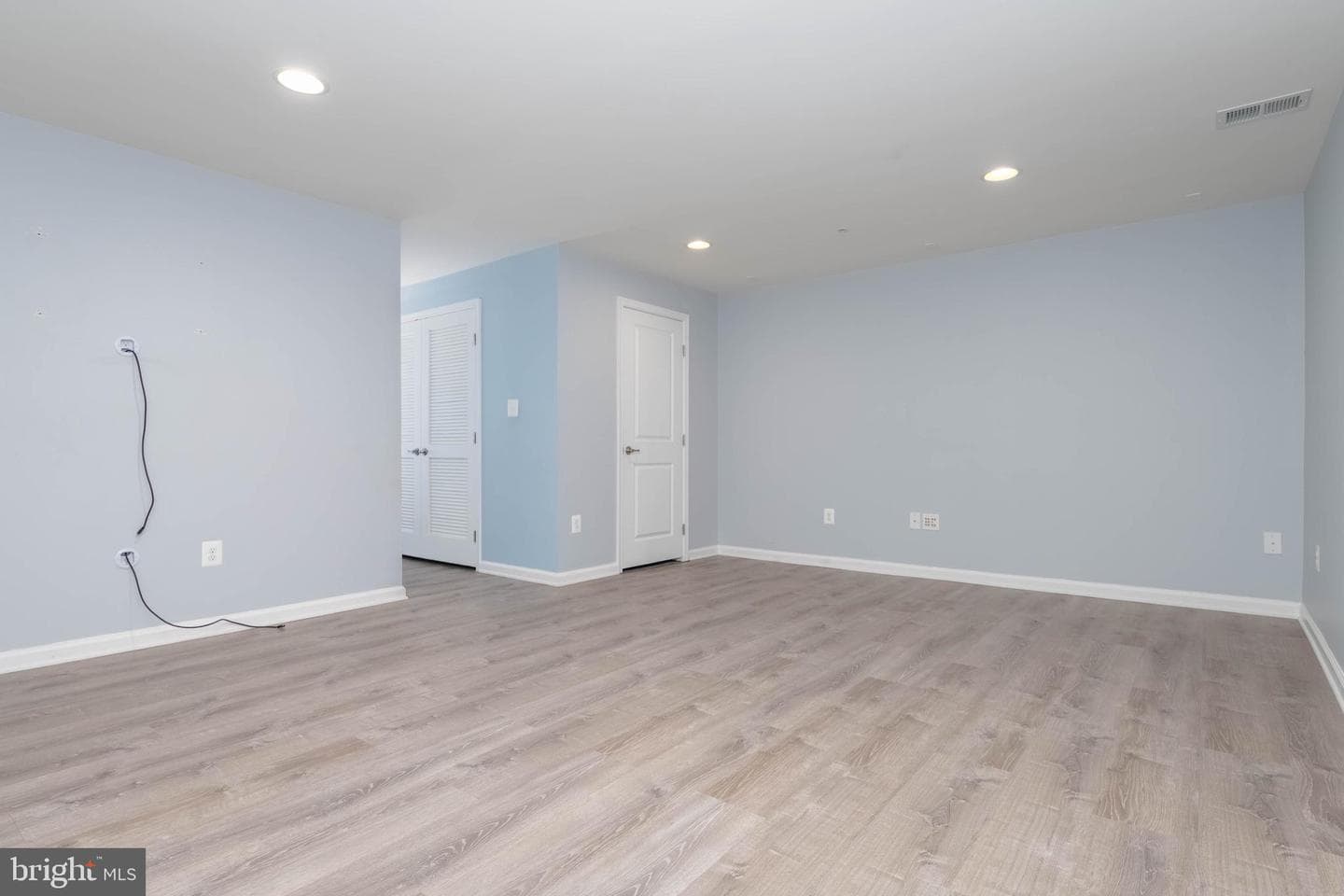 400 Cahill Road photo 32