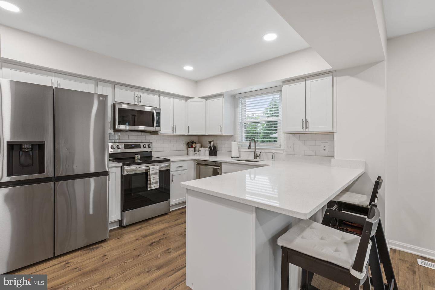711 Eastwood Court photo 8