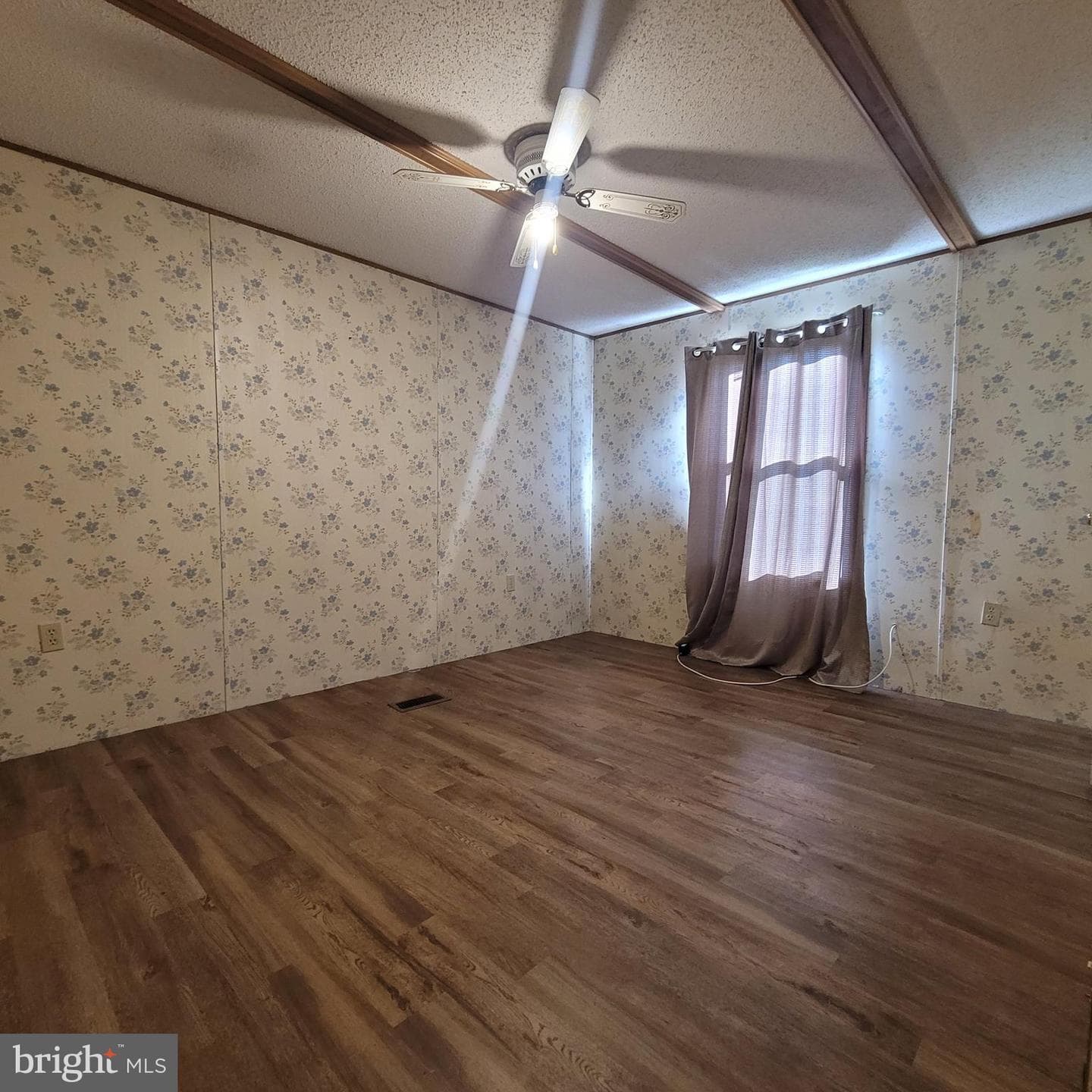 726 Girard Street photo 15