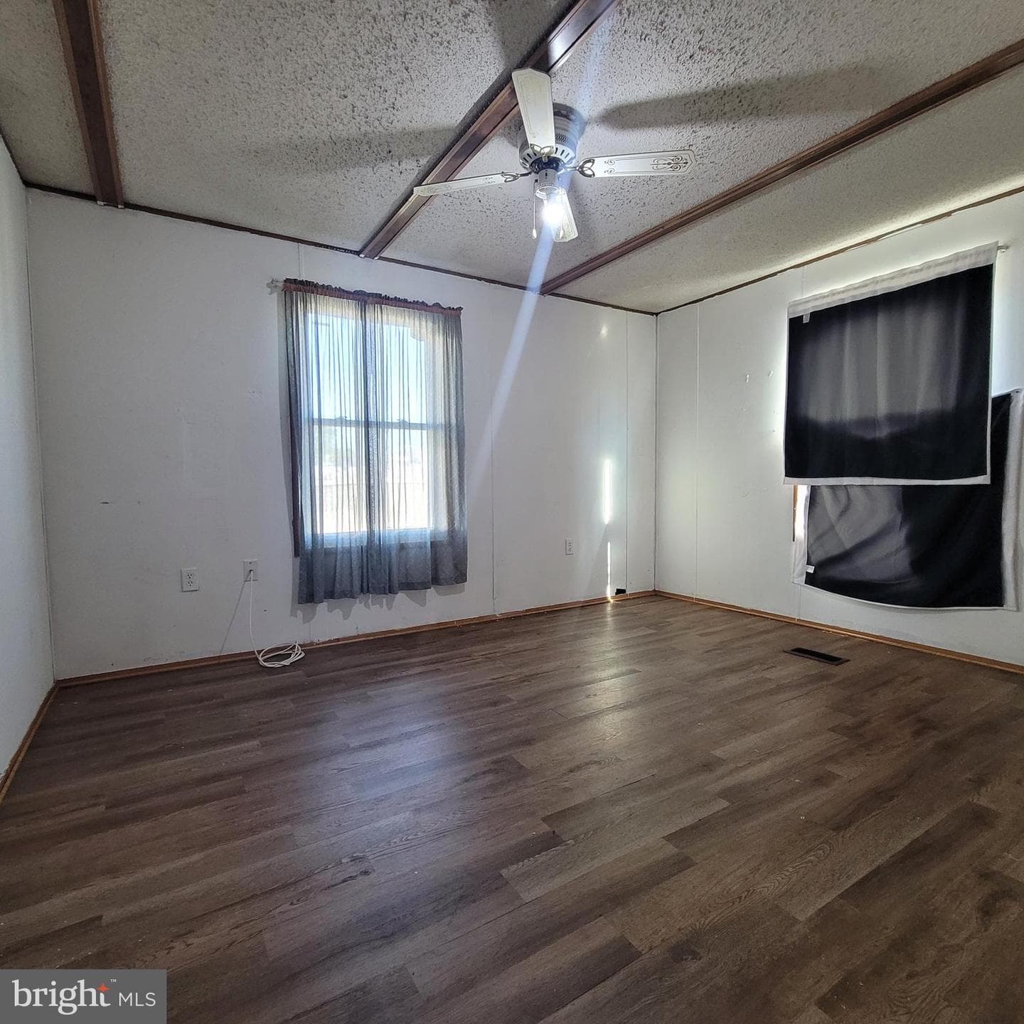 726 Girard Street photo 16