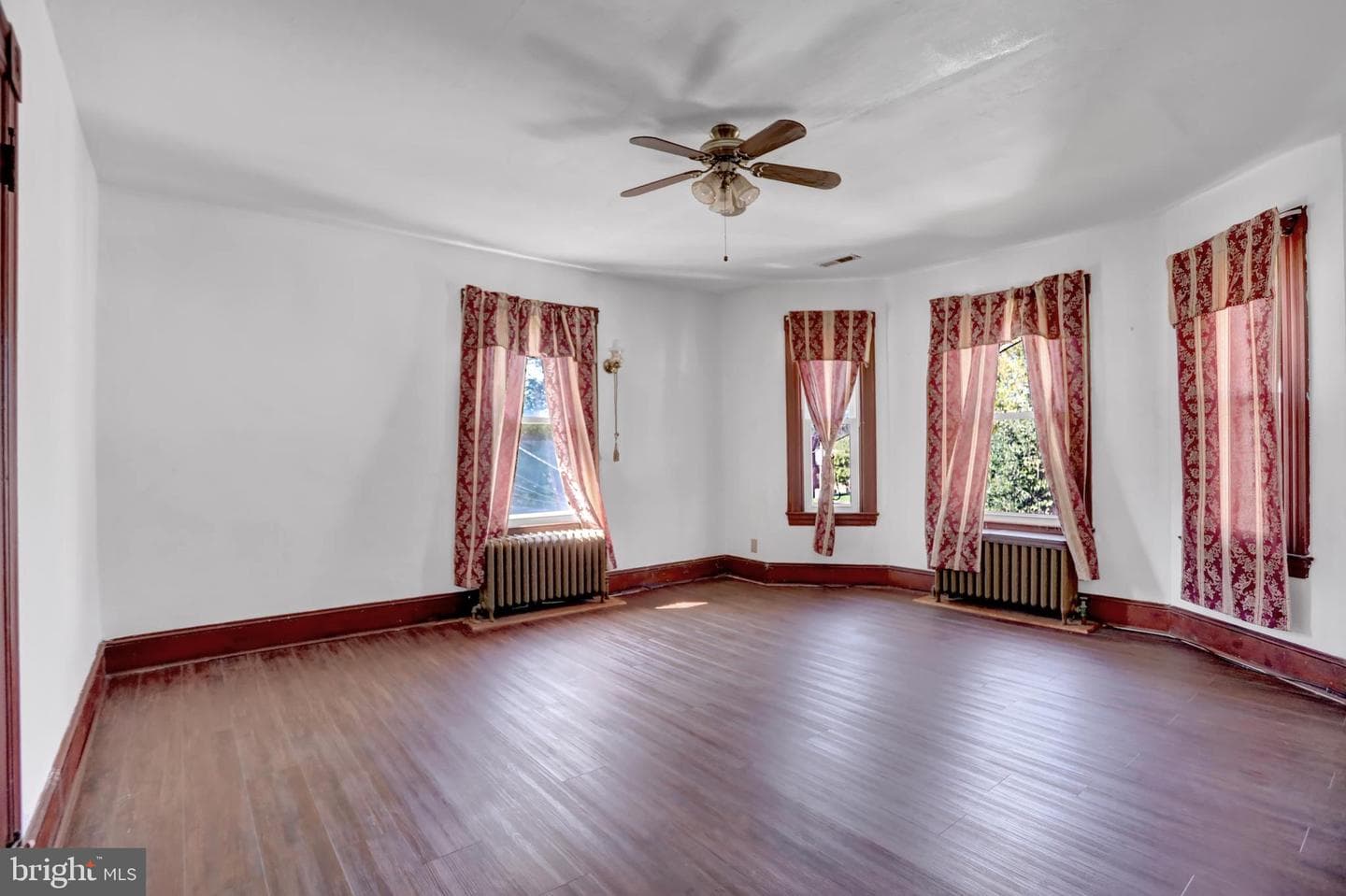 631 W Bel Air Avenue photo 30