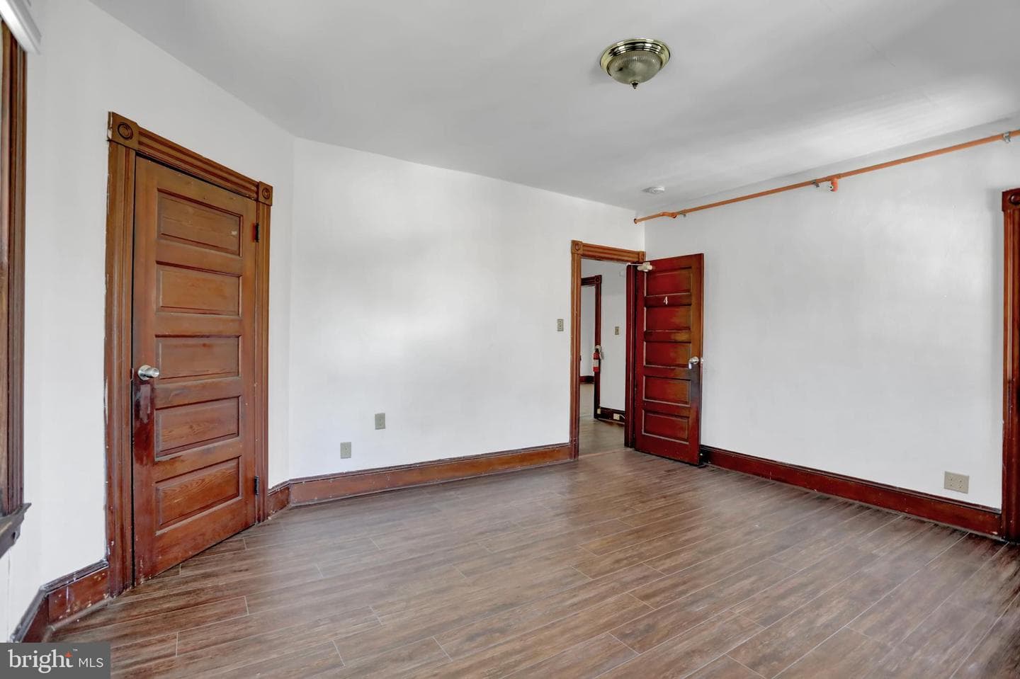 631 W Bel Air Avenue photo 33