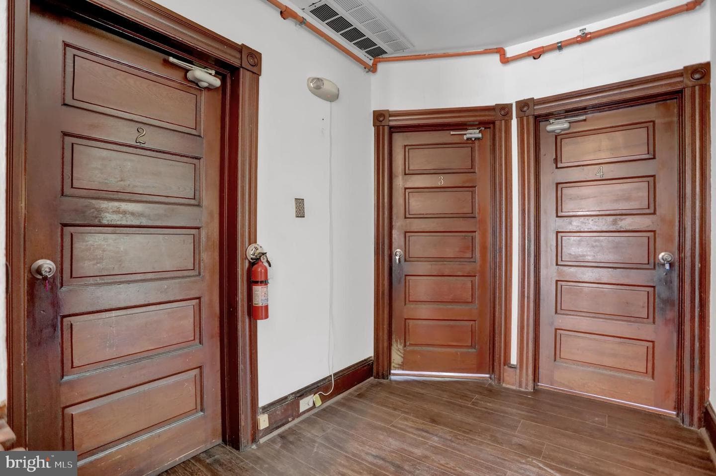 631 W Bel Air Avenue photo 39