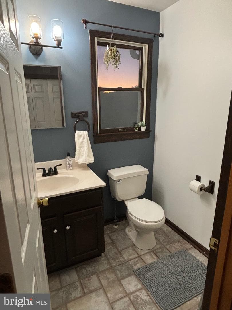 908 Priestford Road photo 14