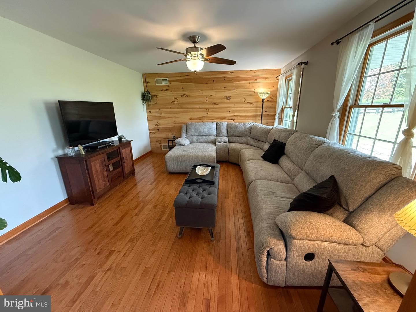 908 Priestford Road photo 9