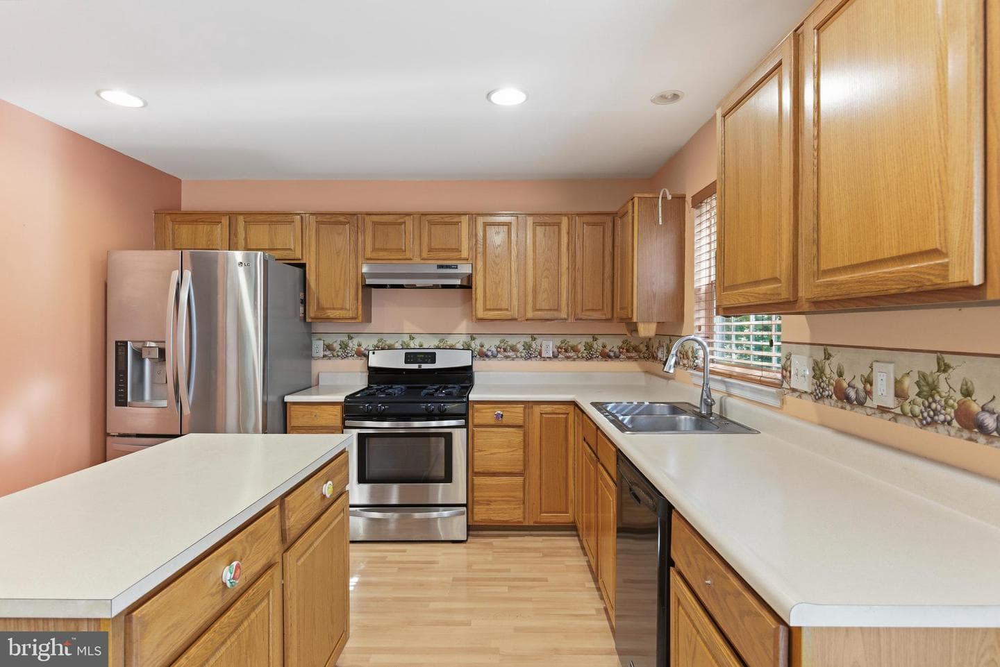 395 Enfield Road photo 15