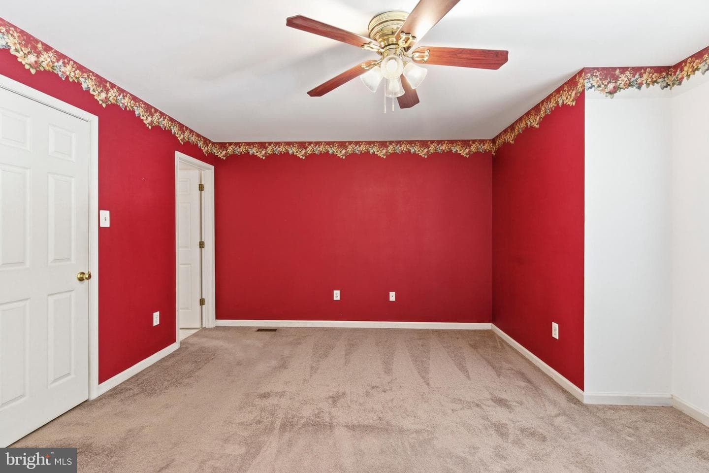 395 Enfield Road photo 24
