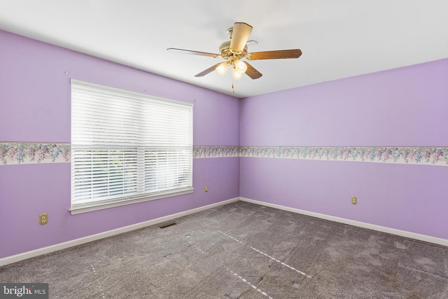 395 Enfield Road photo 28