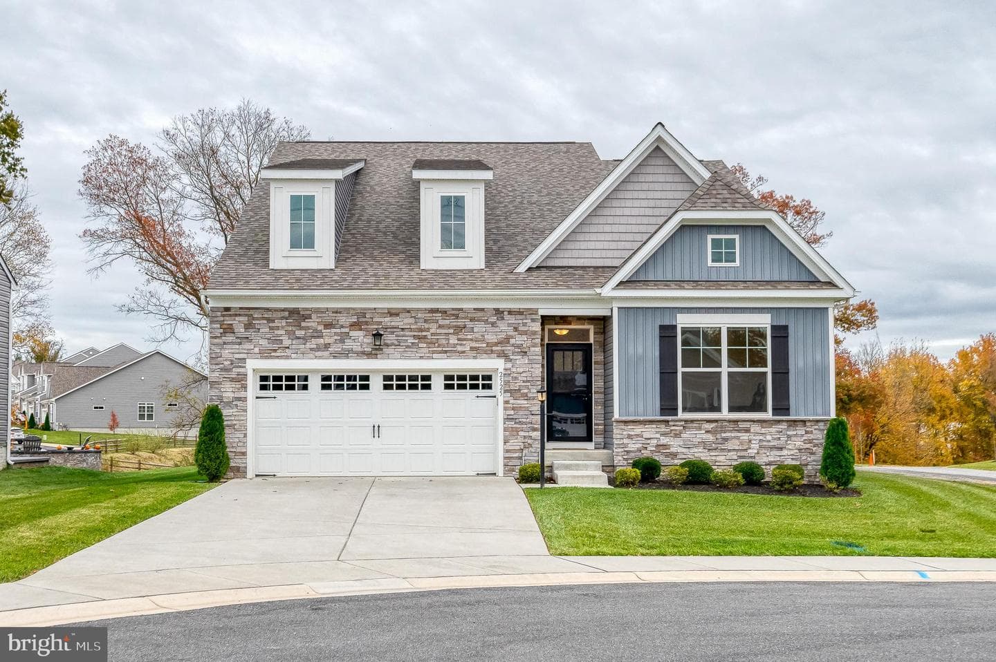 2525 Easy Street photo 1