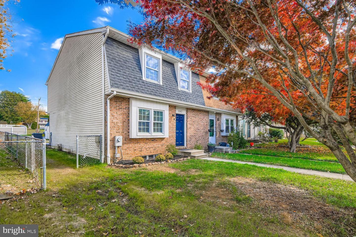 197 Farm Road photo 2