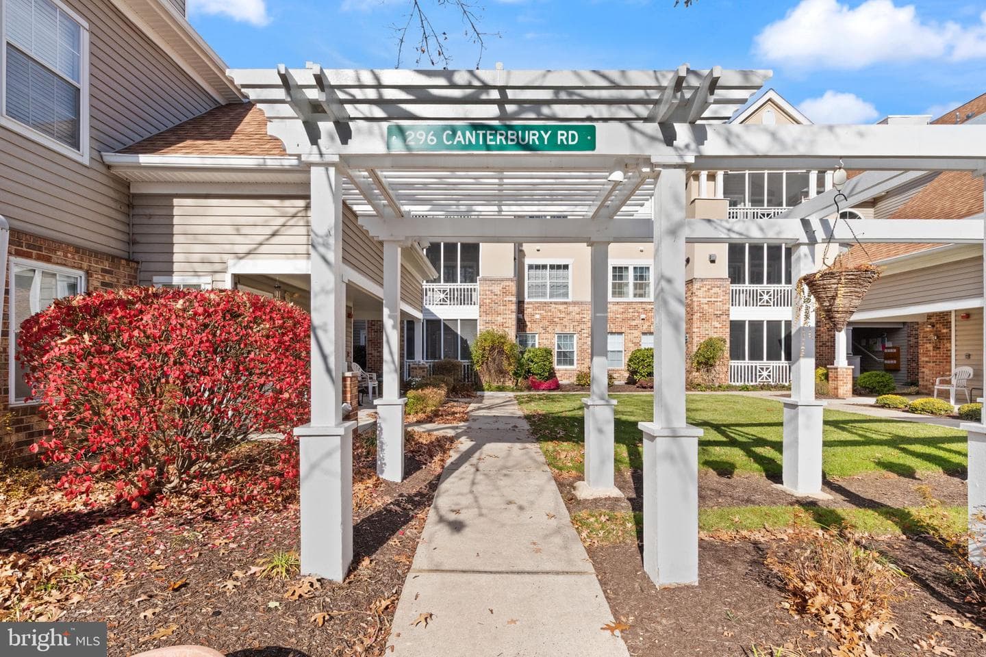 296 Canterbury Road #296-F photo 2
