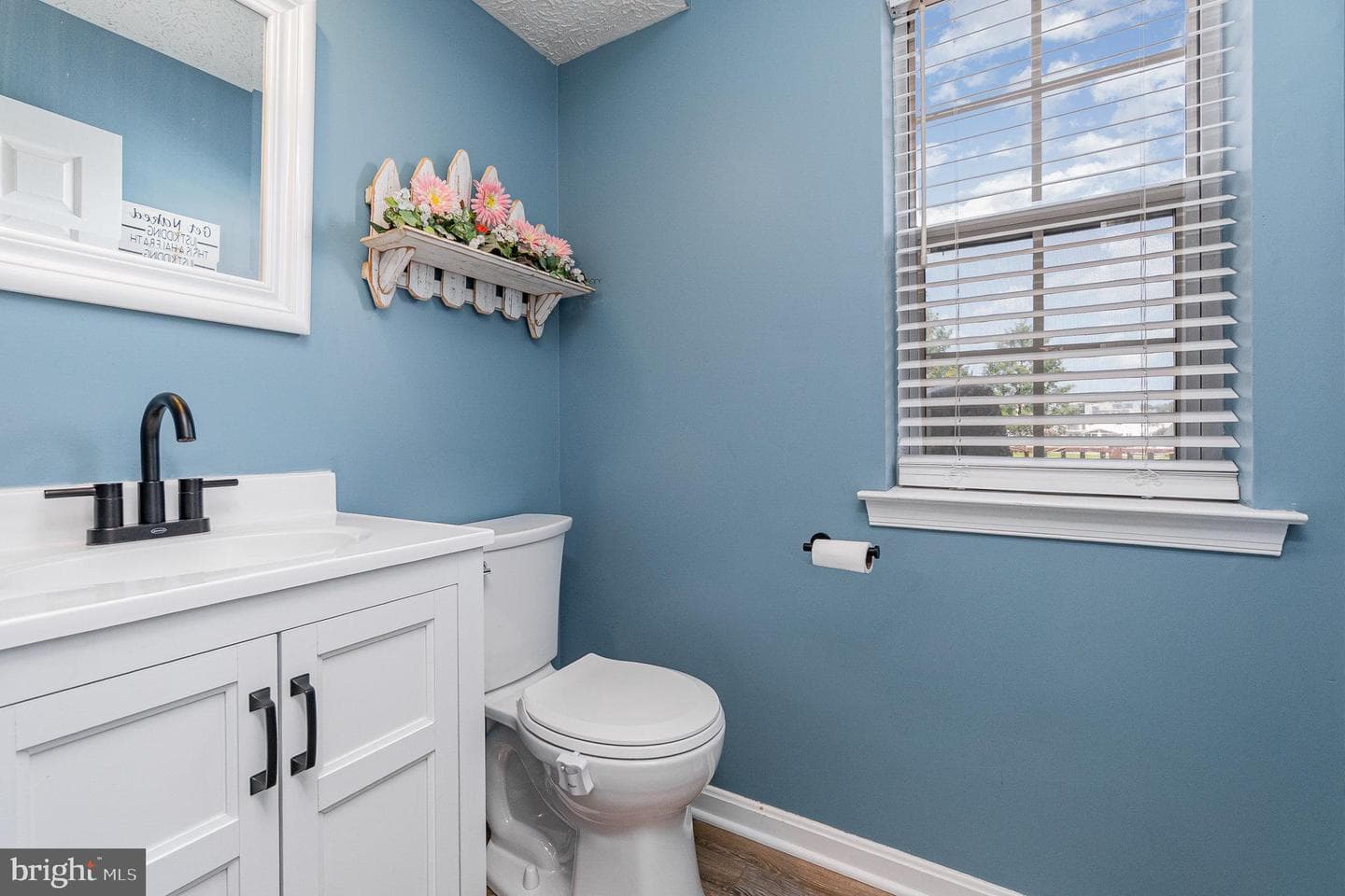 1209 Ashmead Square photo 12