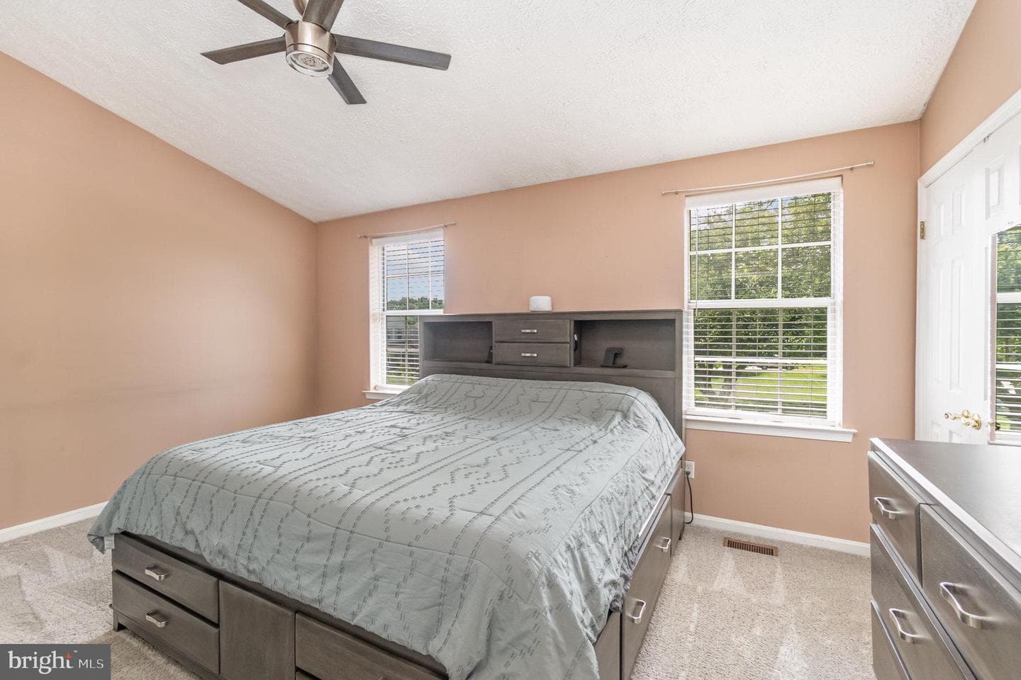1209 Ashmead Square photo 13