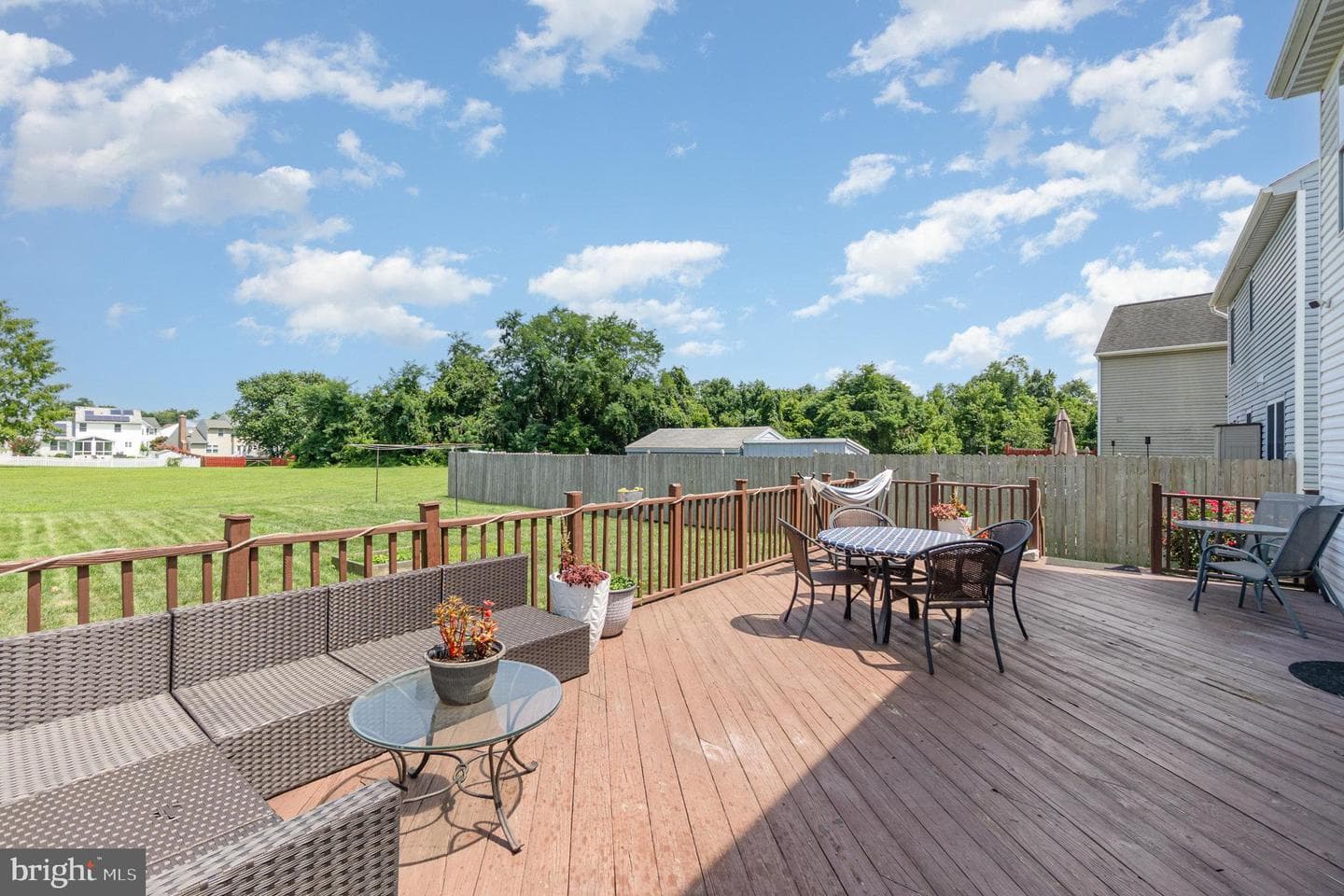1209 Ashmead Square photo 20