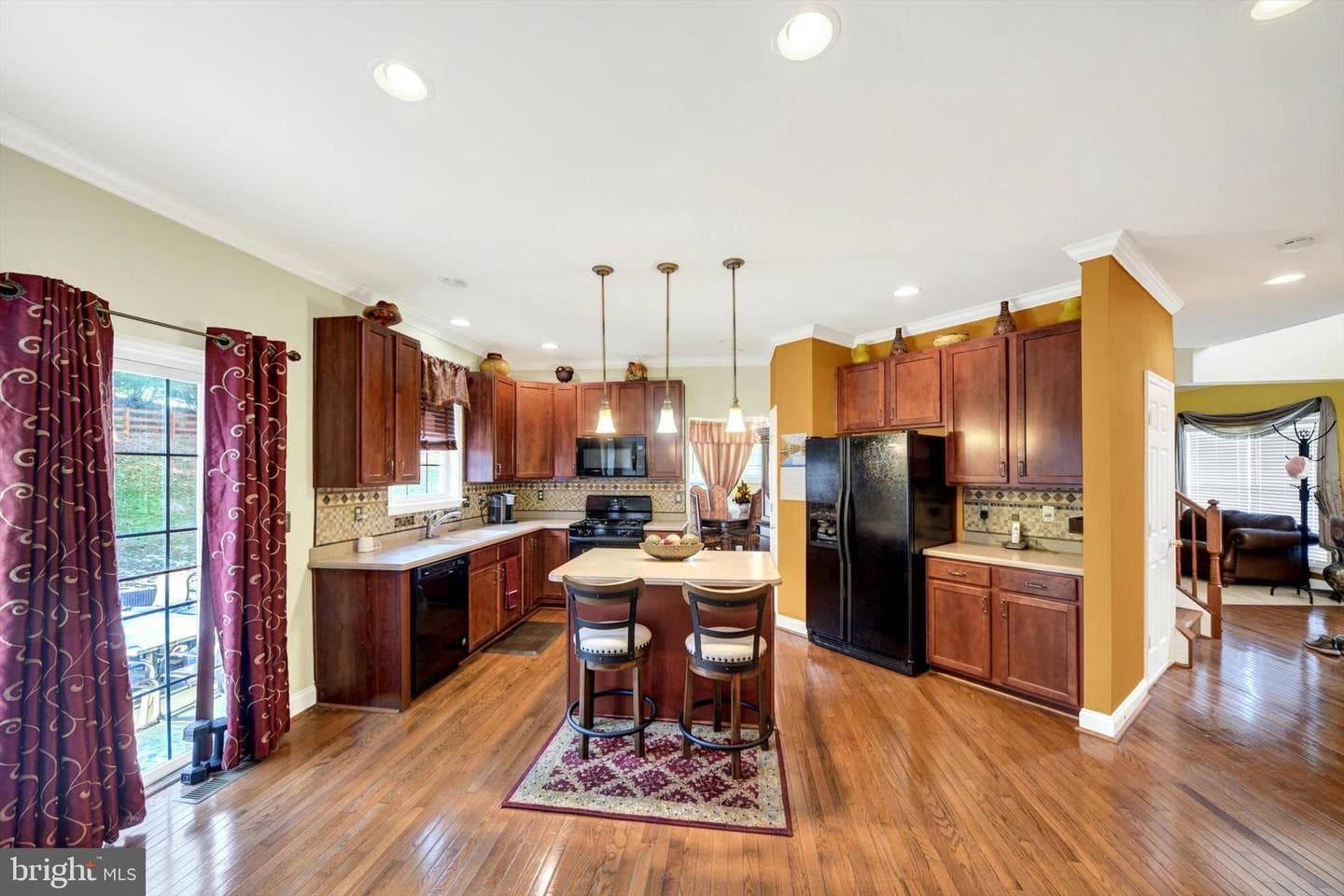 1212 Cotswold Court photo 3