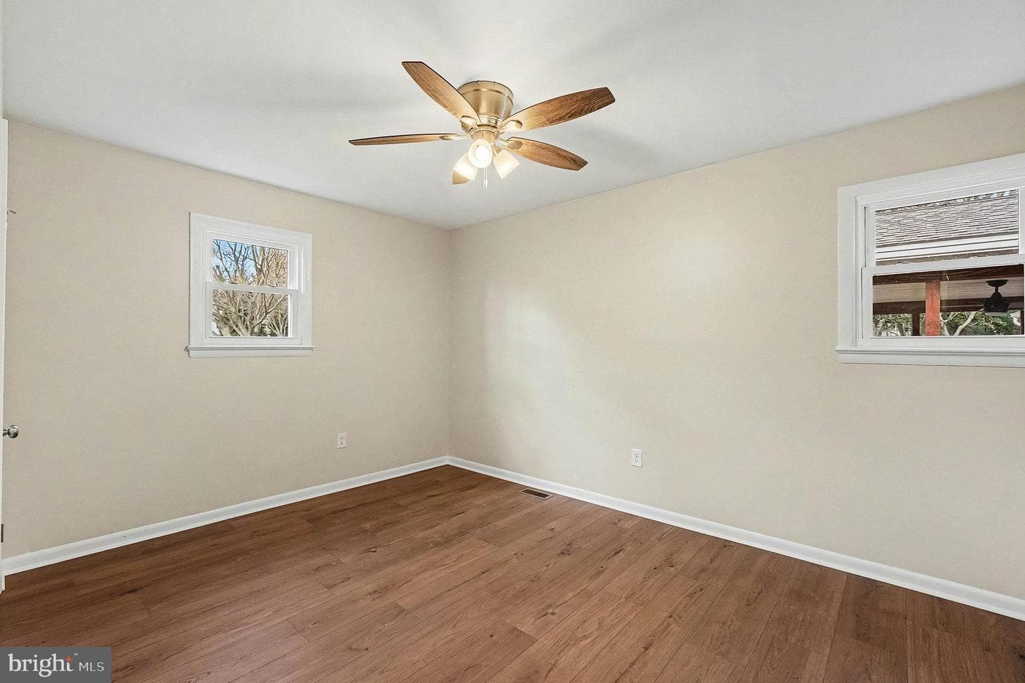 1507 Superior Street photo 25
