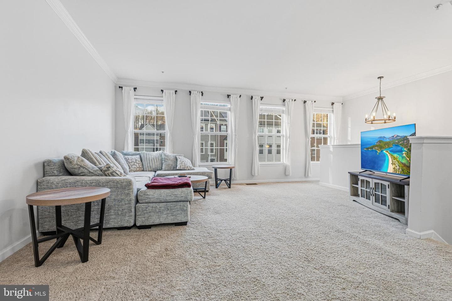617 English Ivy Way photo 8