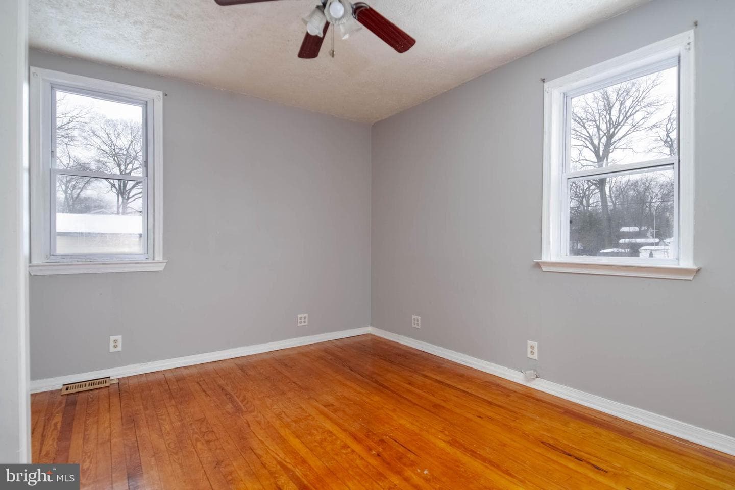 449 S Law Street photo 19