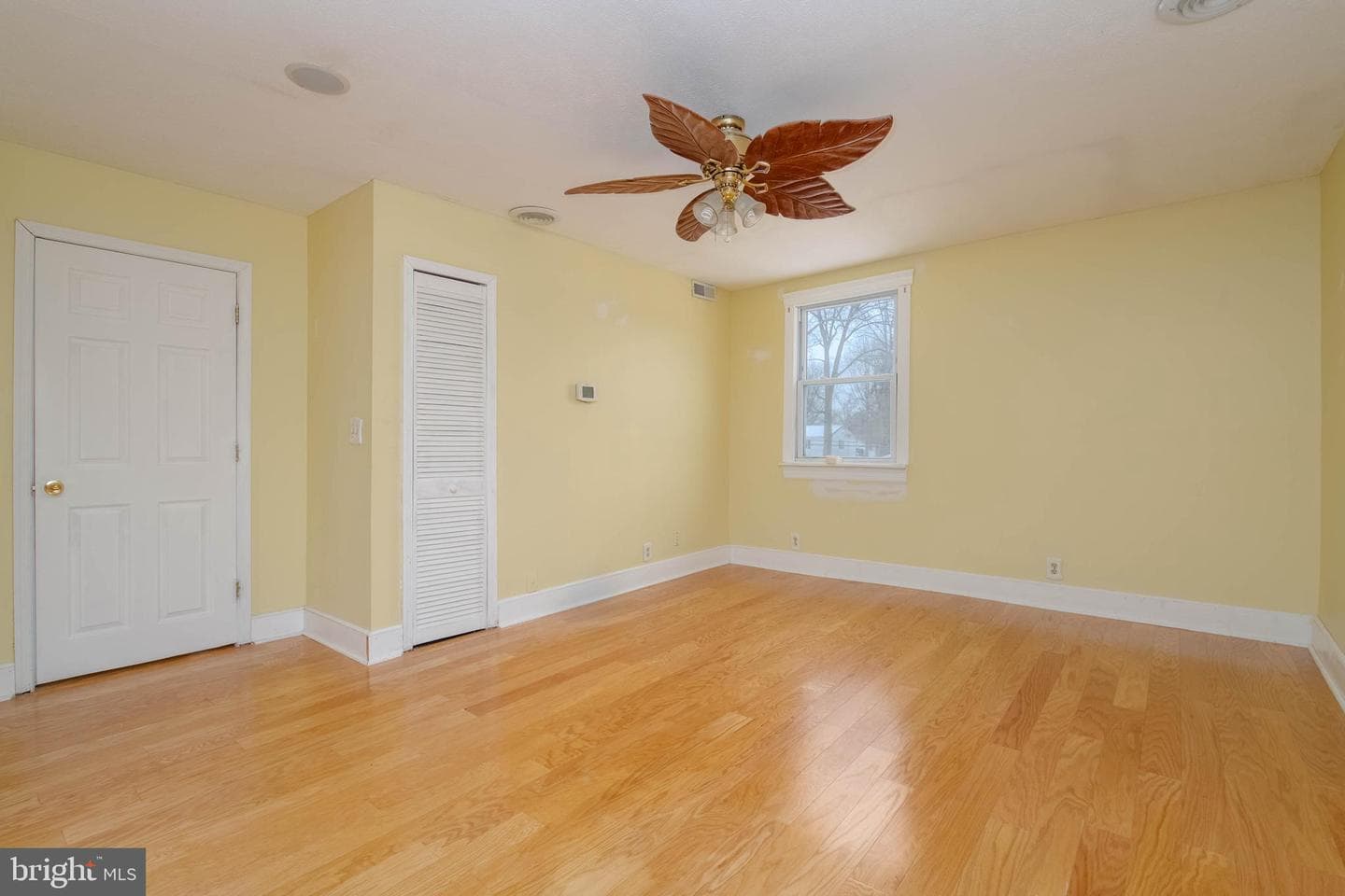 449 S Law Street photo 27