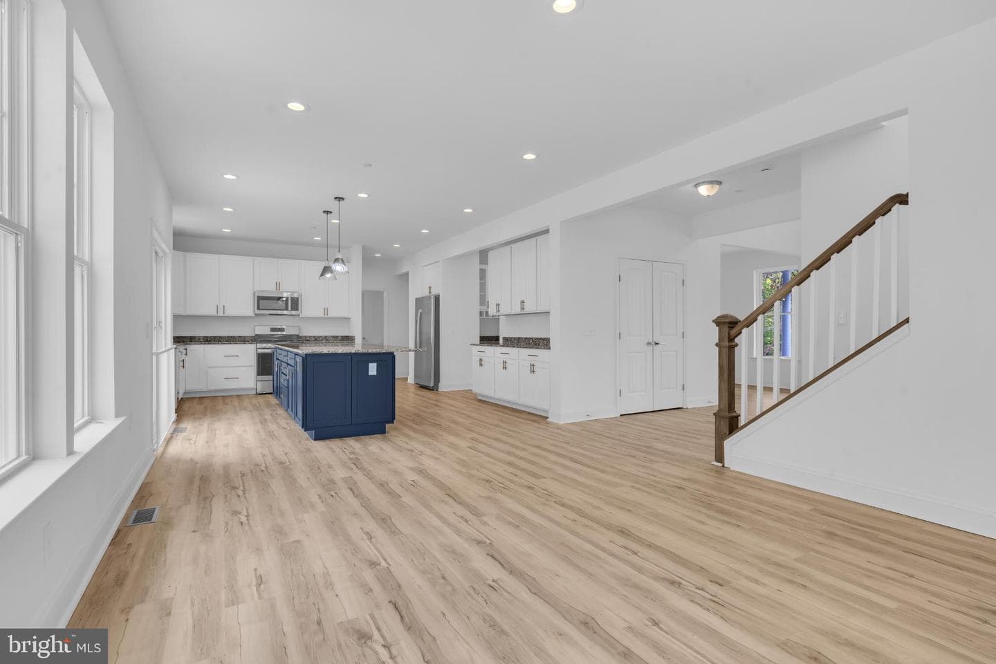 413 Trimble Road photo 16