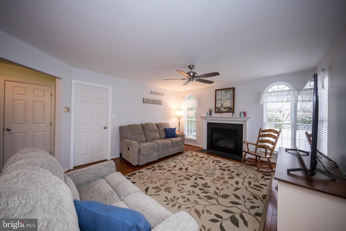2003 Hialeah Court photo 15