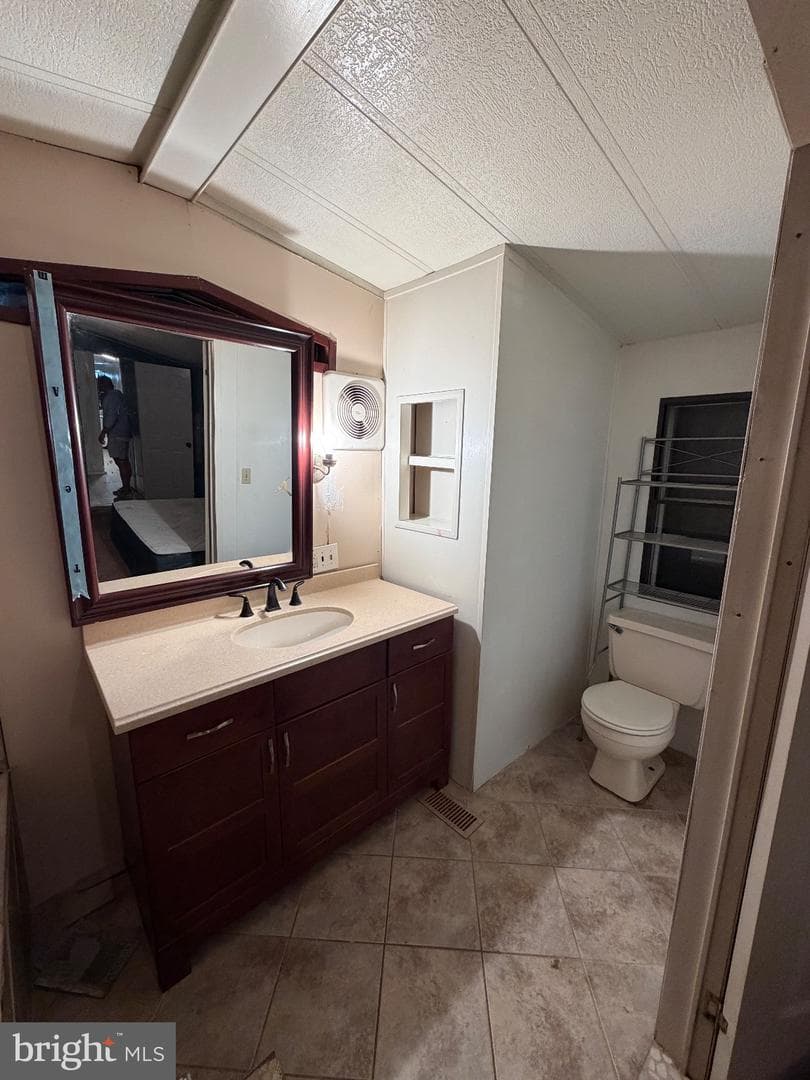1807 Sandee Court photo 4