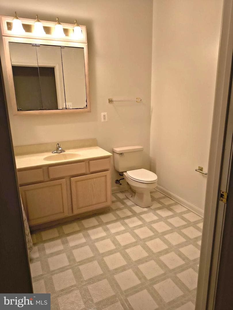 1604 S Tollgate Road photo 27