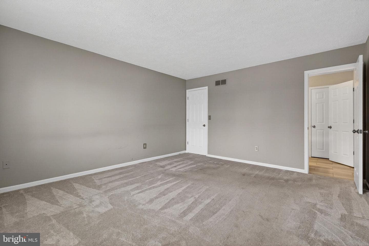 910 Chesney Lane photo 22
