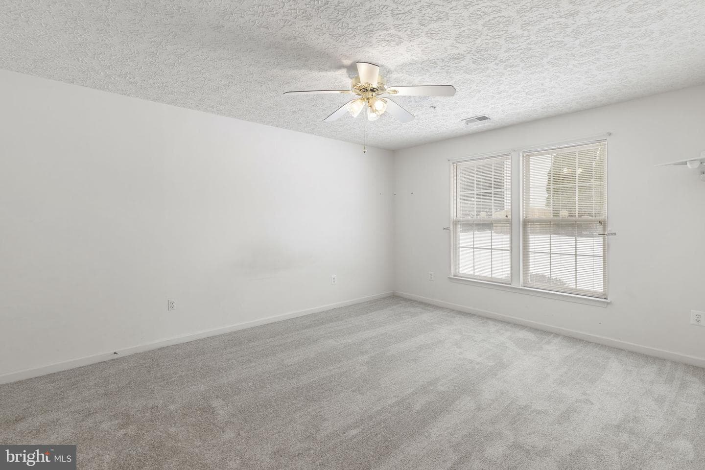 400 Hazelnut Court #d photo 10