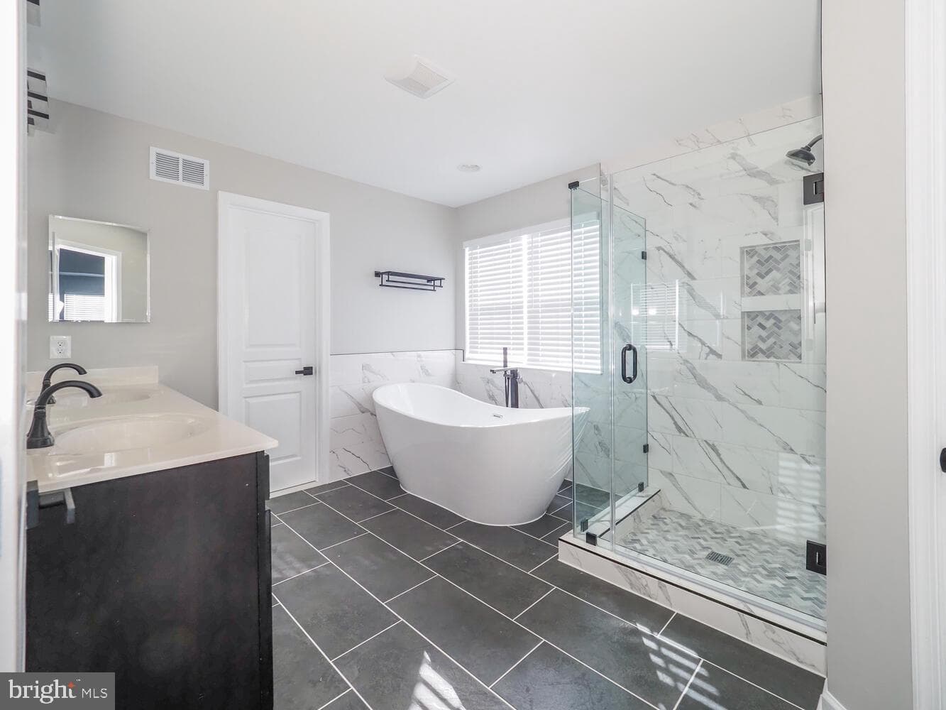 1335 N Sewards Court photo 35