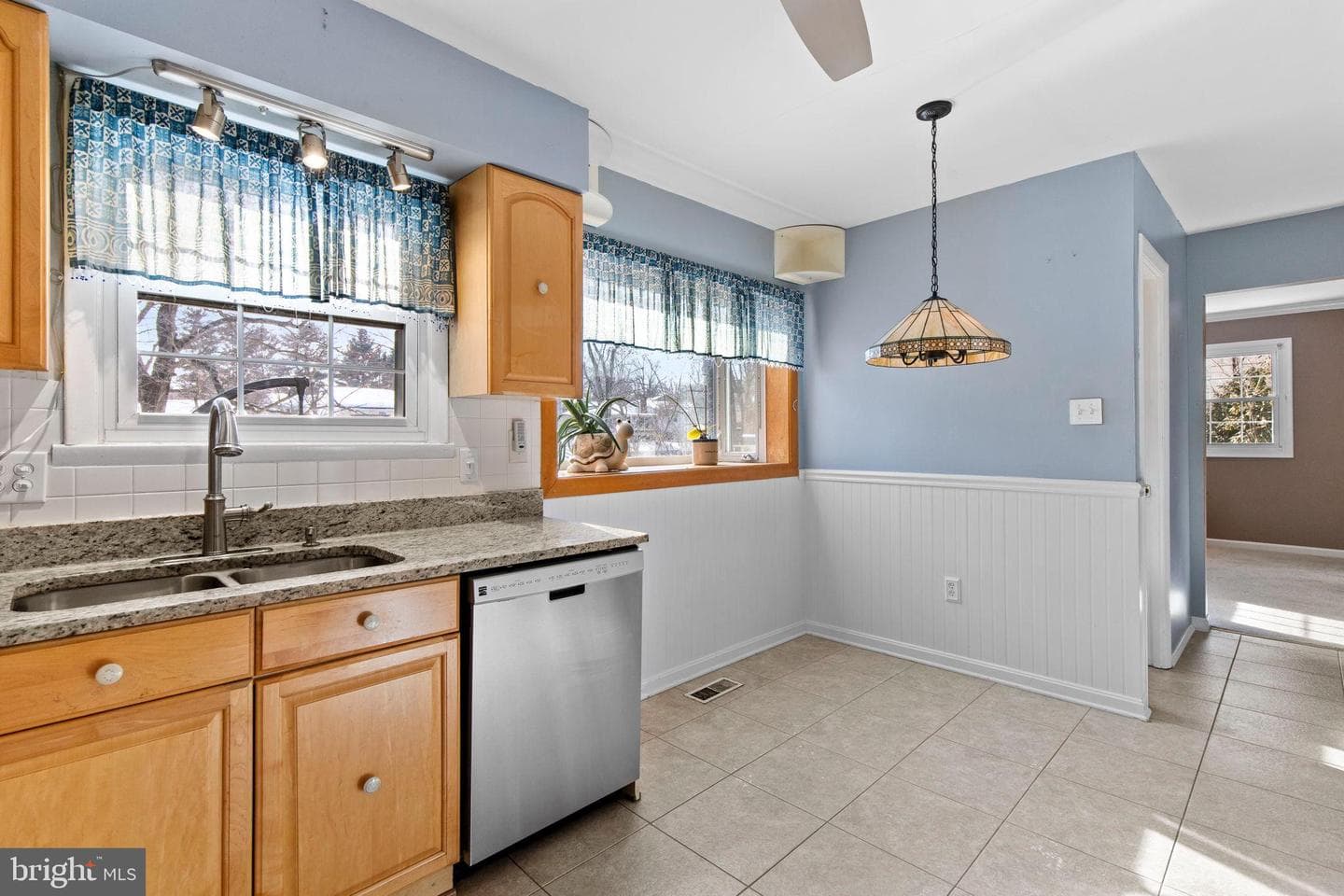2058 Whitney Lane photo 9