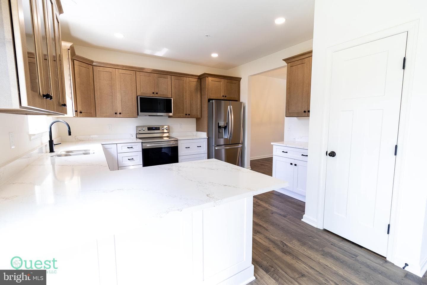 2113 Nuttal Avenue photo 10