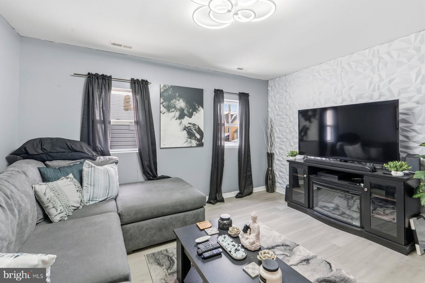 657 Green Street photo 10