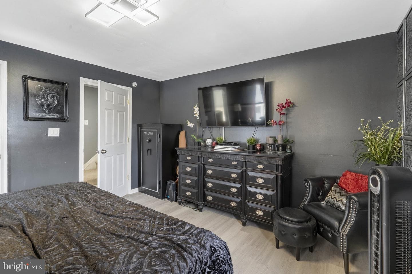 657 Green Street photo 15