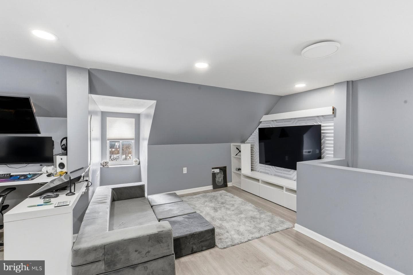 657 Green Street photo 23