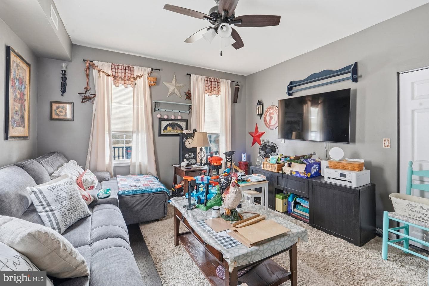 657 Green Street photo 25