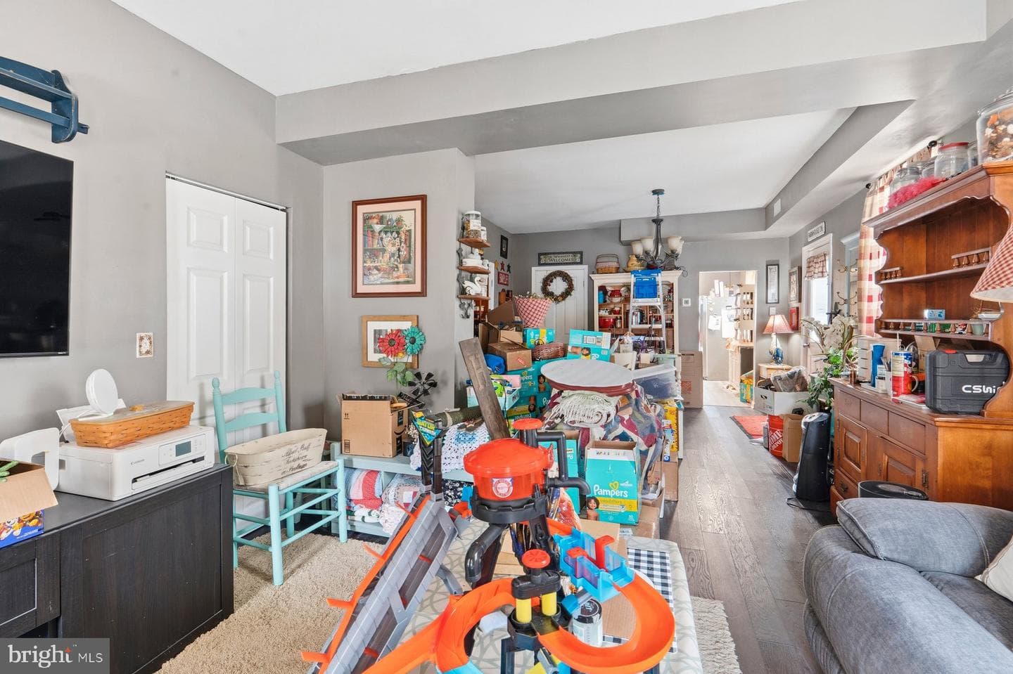 657 Green Street photo 26