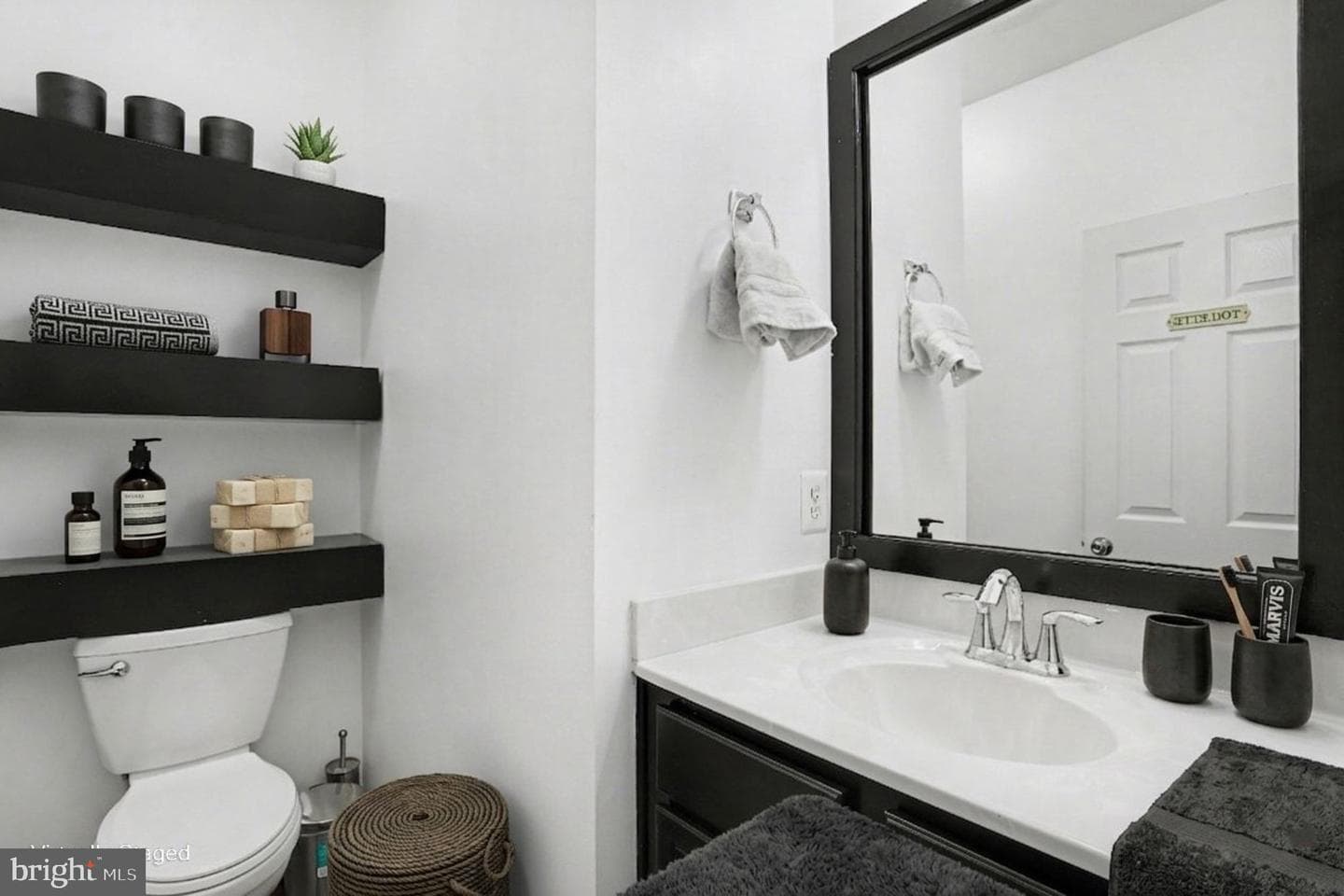506 Millar Court photo 4
