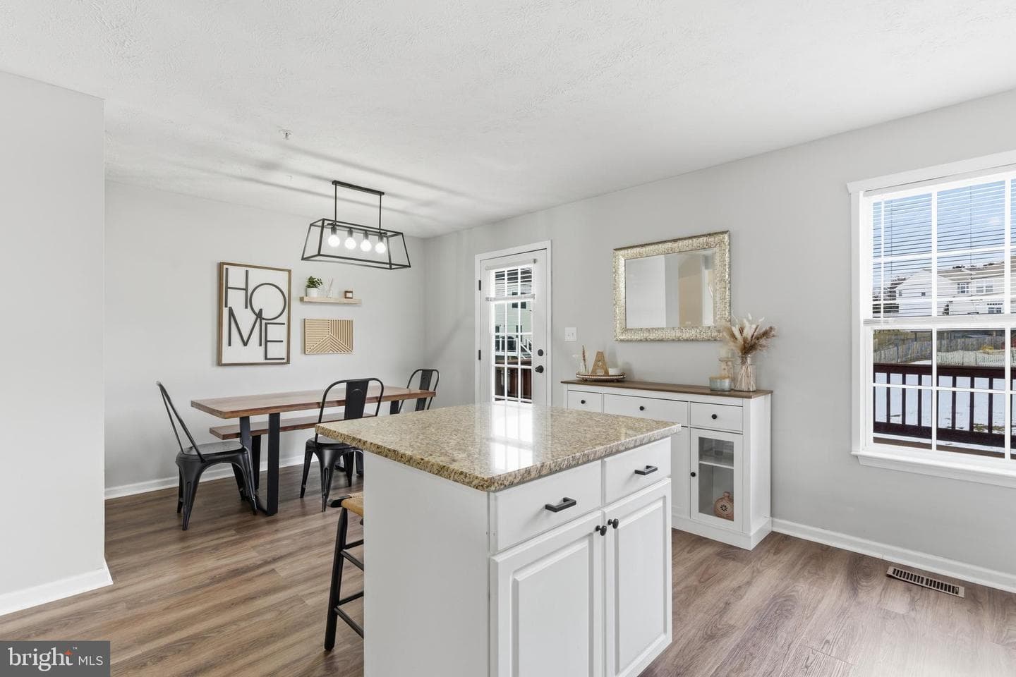 2033 Mardic Drive photo 21