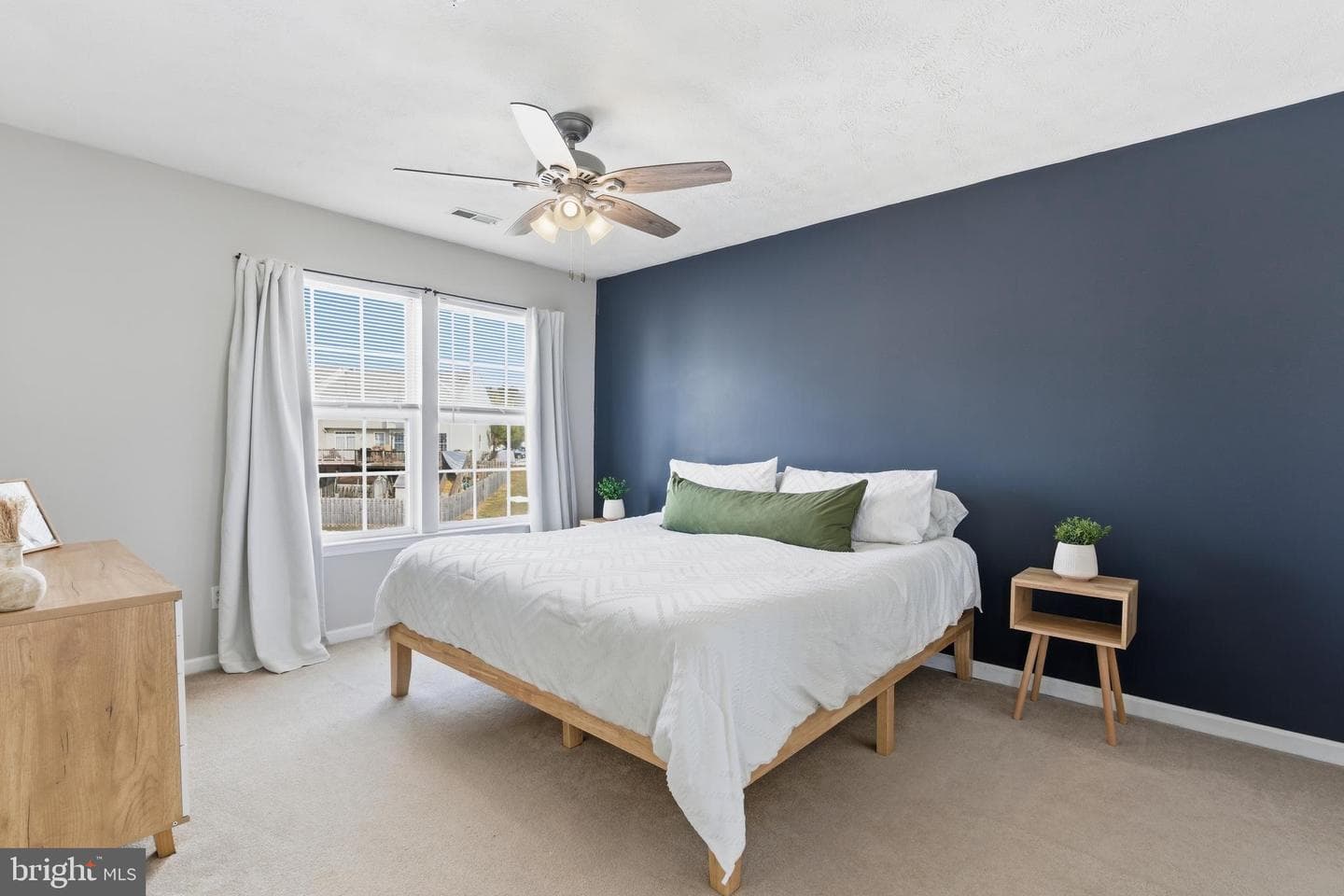 2033 Mardic Drive photo 32