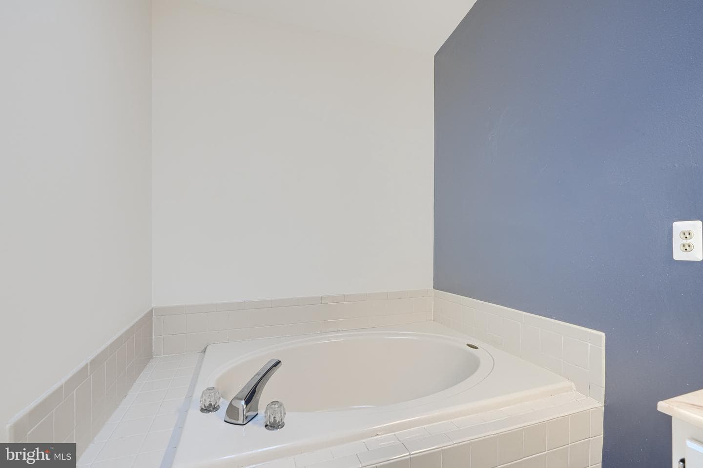 1204 Athens Court photo 31