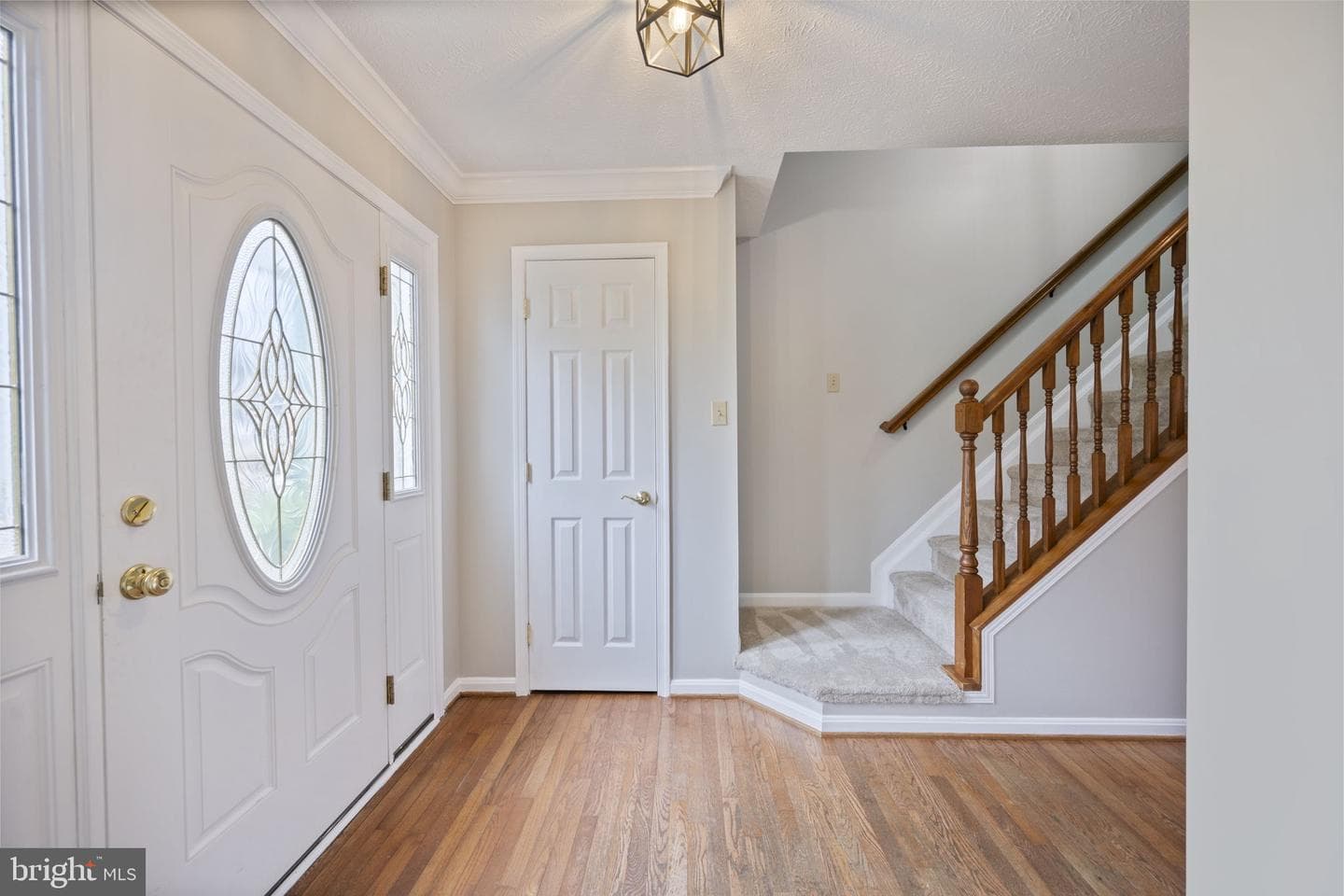 822 Lancaster Drive photo 4
