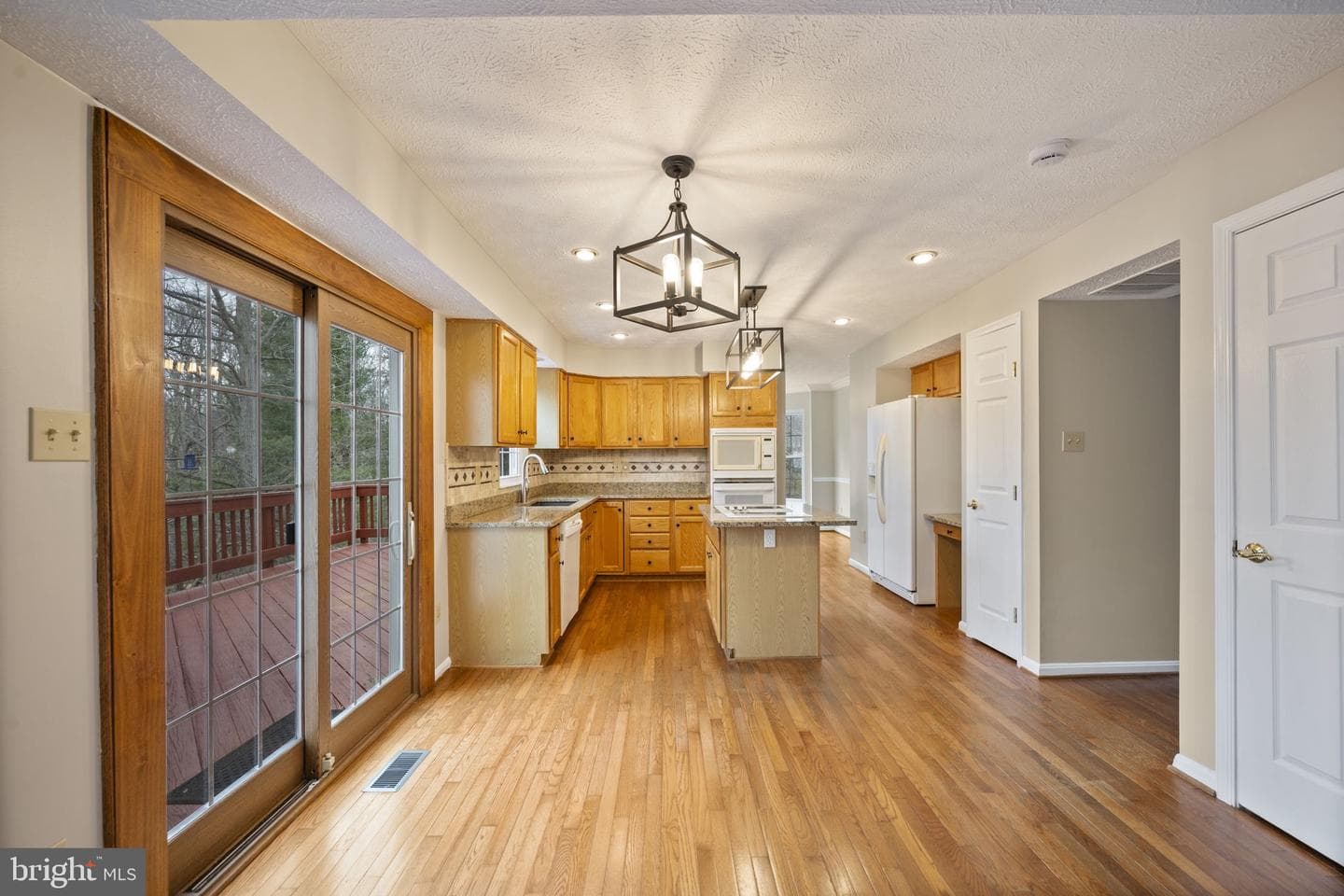 822 Lancaster Drive photo 8