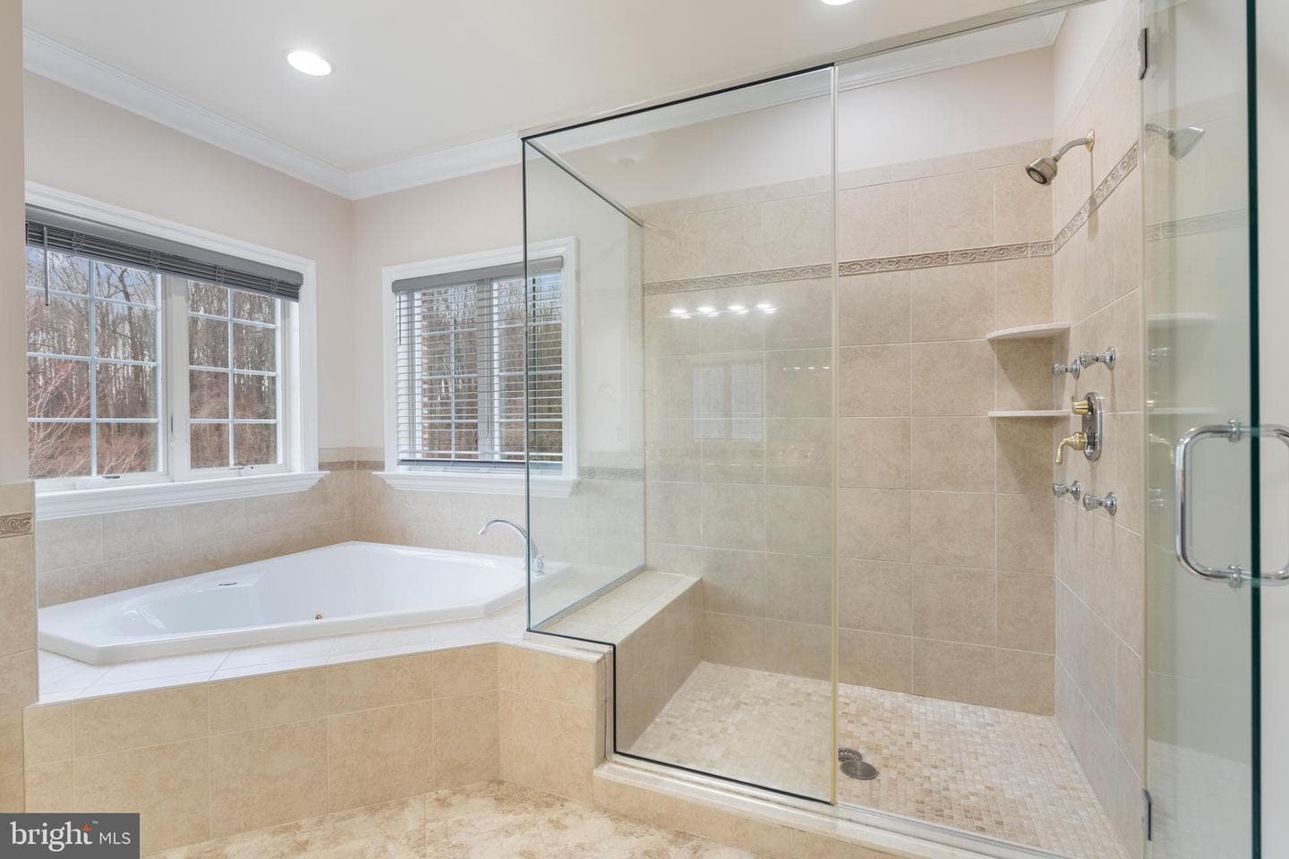 1410 Falls Crest Drive photo 24