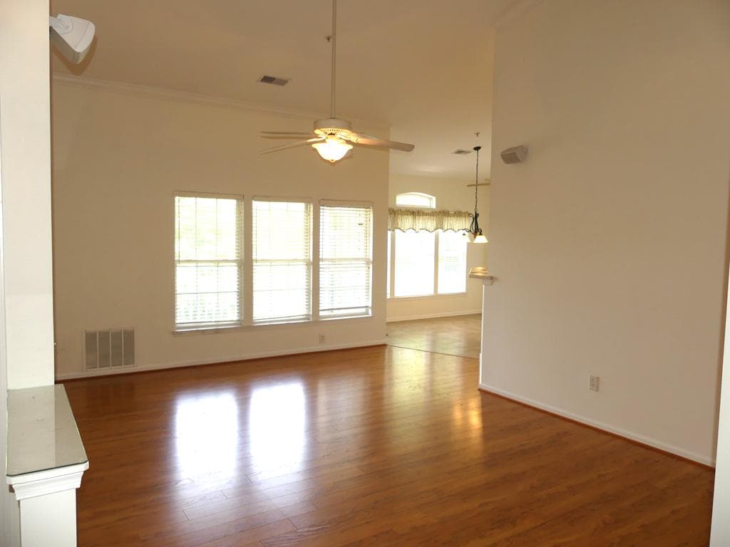207 Kings Crossing Cir # 81 photo 4