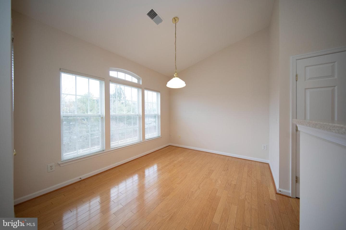 712 Kings Path #3a photo 17
