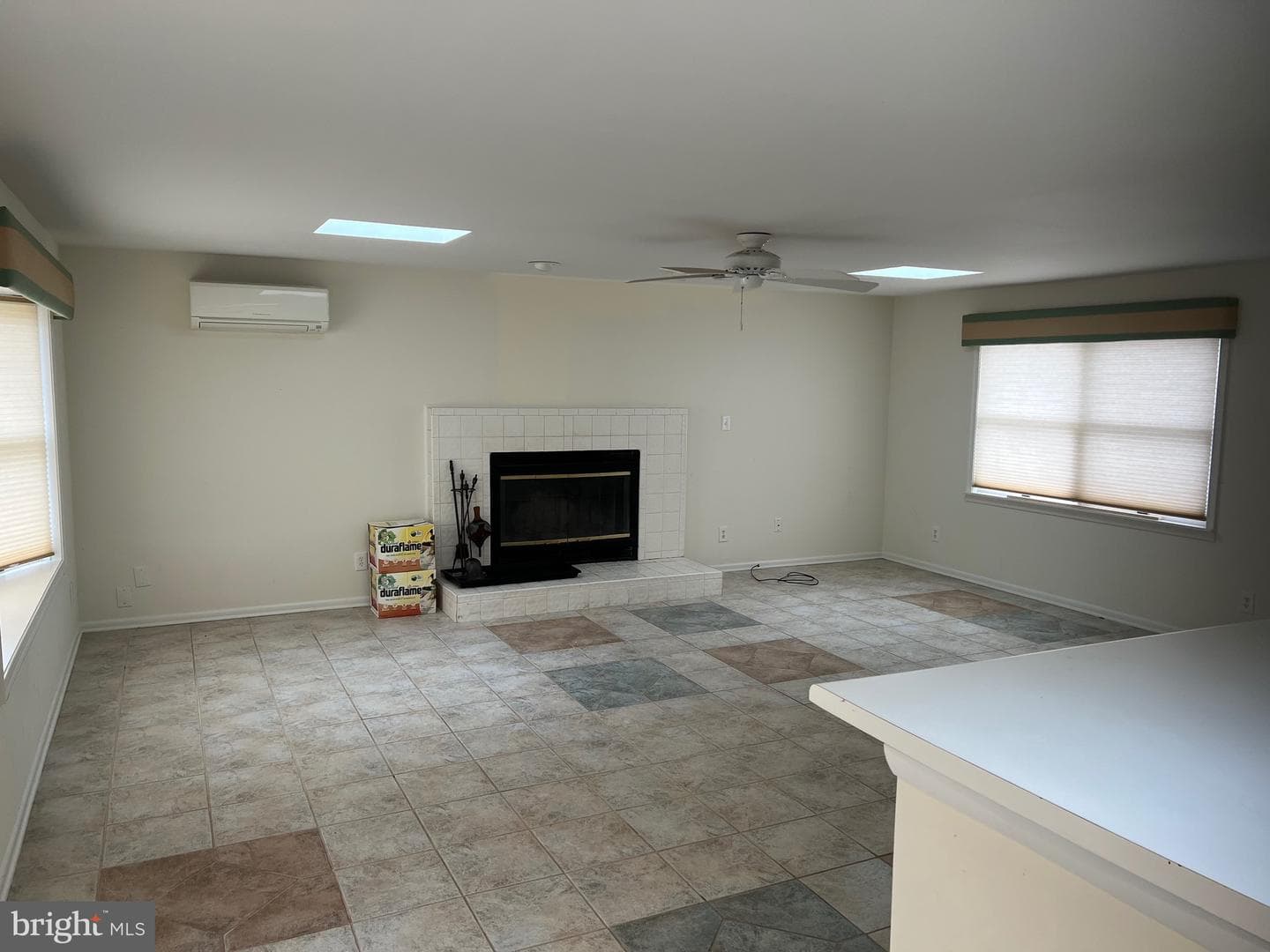 614 Camelot Drive photo 29