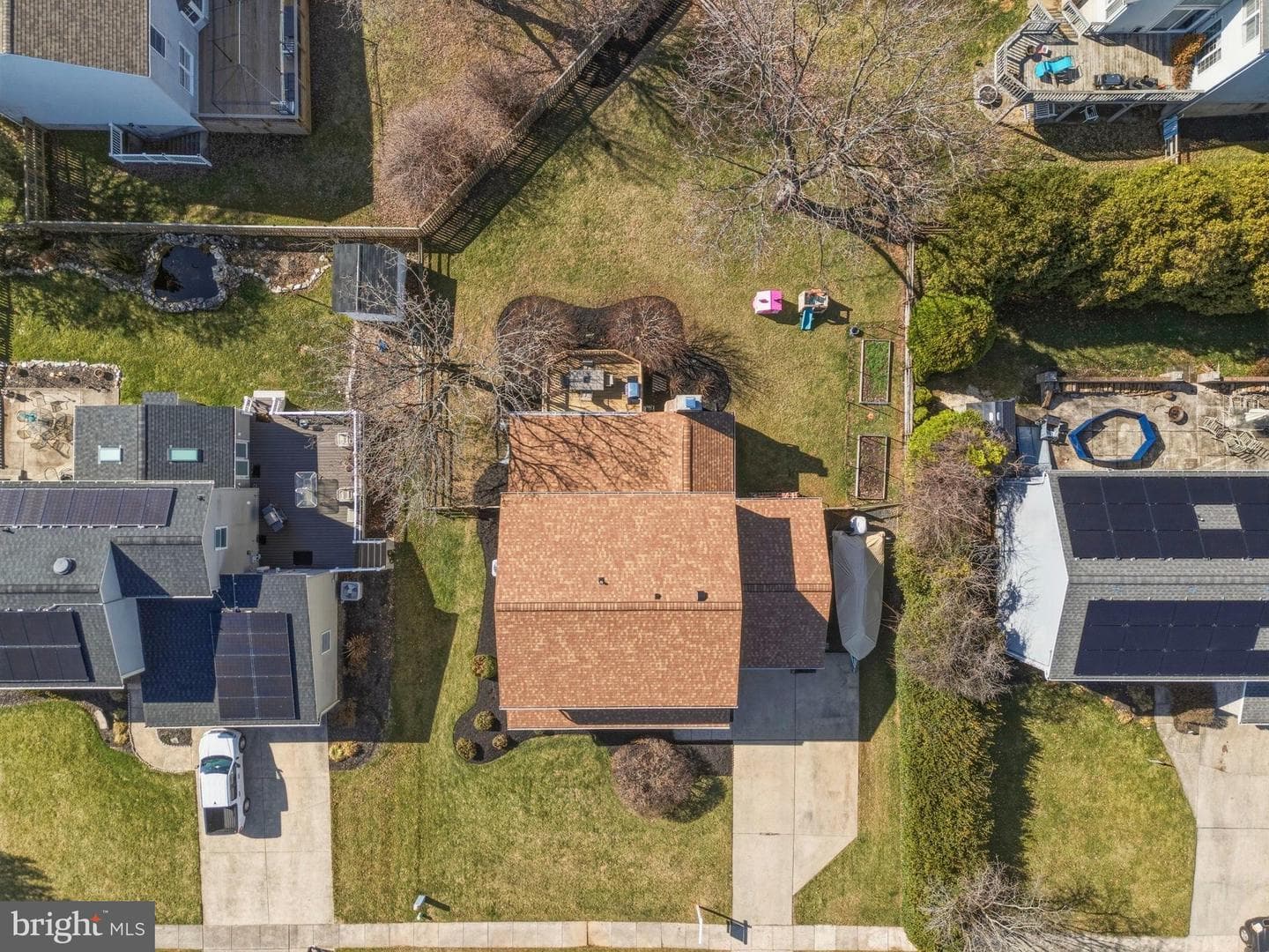 902 E Broadway photo 38
