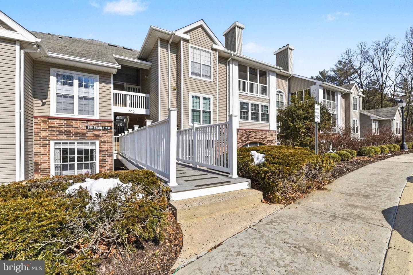 200 Thames Way #200-I photo 4