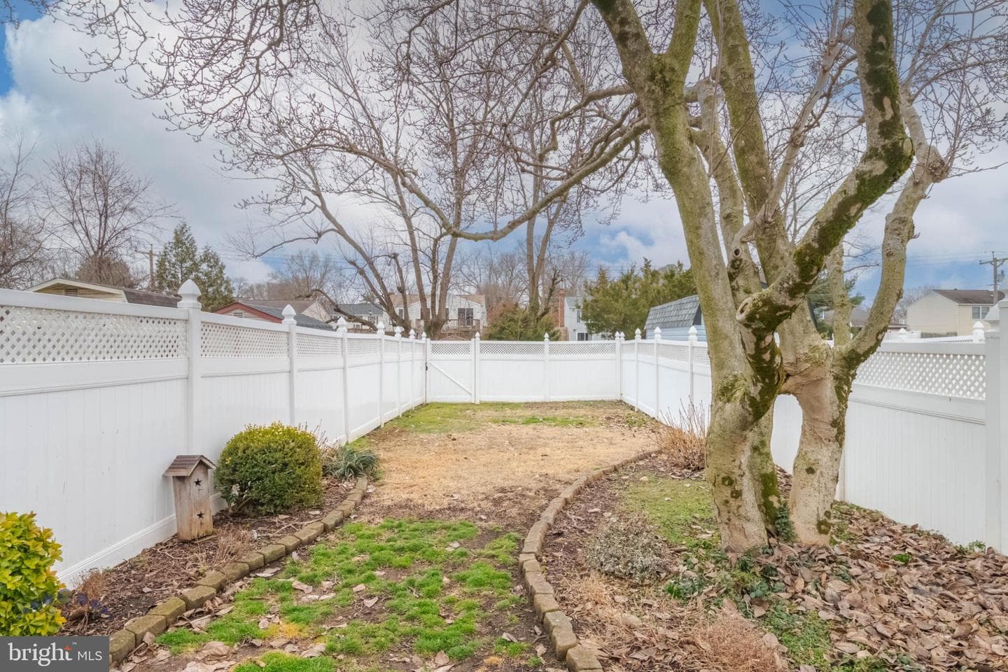 688 Shore photo 20